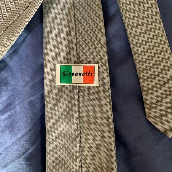 Giovanotti Silver Tie (Boys) - Picture 2 of 2